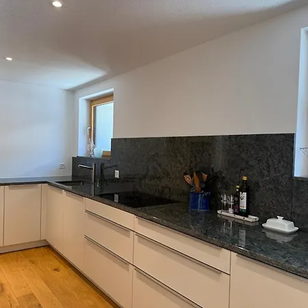 Allalin View Apartman *